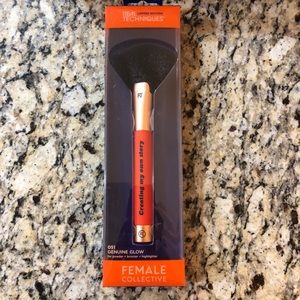 🔥 5/$50 BNIB Real Techniques x Female Collective Genuine Glow Fan Makeup